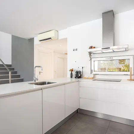 Stylish 3-bedroom Haven With A Private Pool 阿尔布费拉