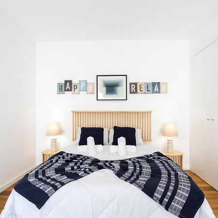 Stylish 3-bedroom Haven With A Private Pool Holiday home *