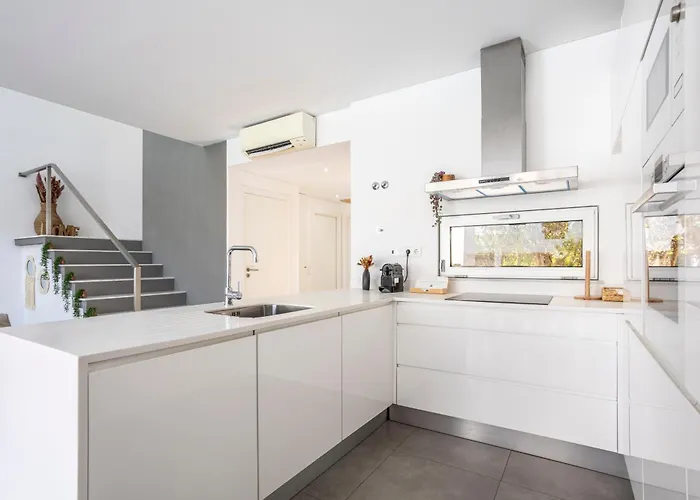 Stylish 3-bedroom Haven With A Private Pool Albufeira