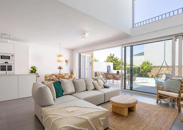Stylish 3-bedroom Haven With A Private Pool * Albufeira