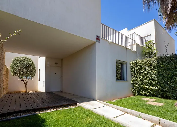 Stylish 3-bedroom Haven With A Private Pool Albufeira