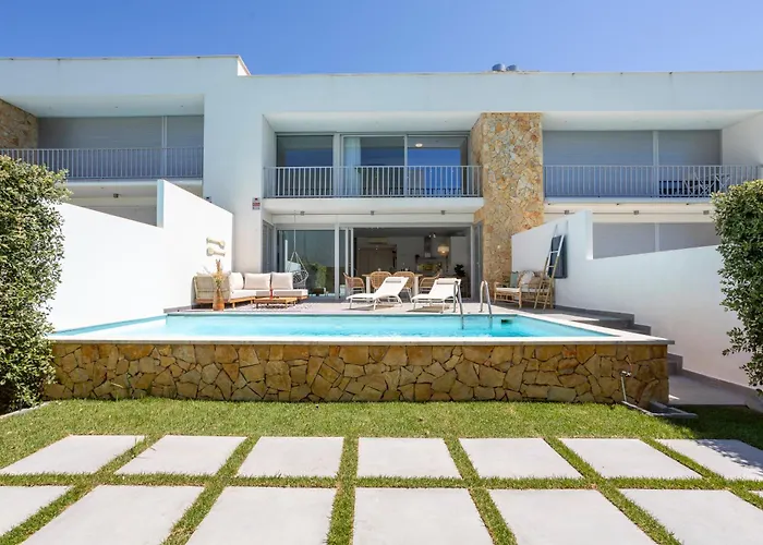 Stylish 3-bedroom Haven With A Private Pool * Albufeira