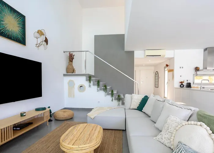 Prázdninový dům Stylish 3-bedroom Haven With A Private Pool Albufeira