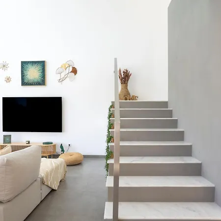 Stylish 3-bedroom Haven With A Private Pool 別荘