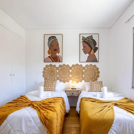 Stylish 3-bedroom Haven With A Private Pool アルブフェイラ
